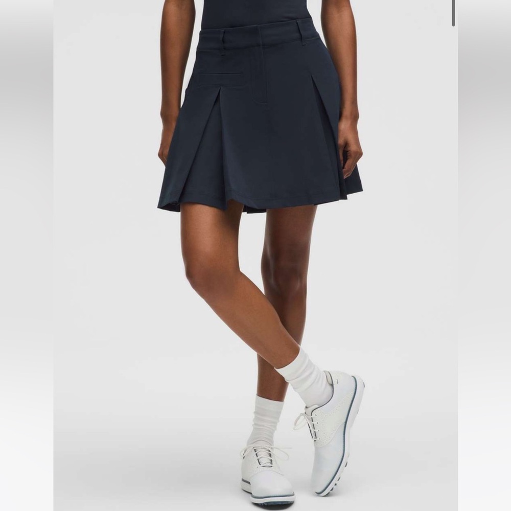 Lululemon Box Pleat HR Golf Skirt size 24 in true navy